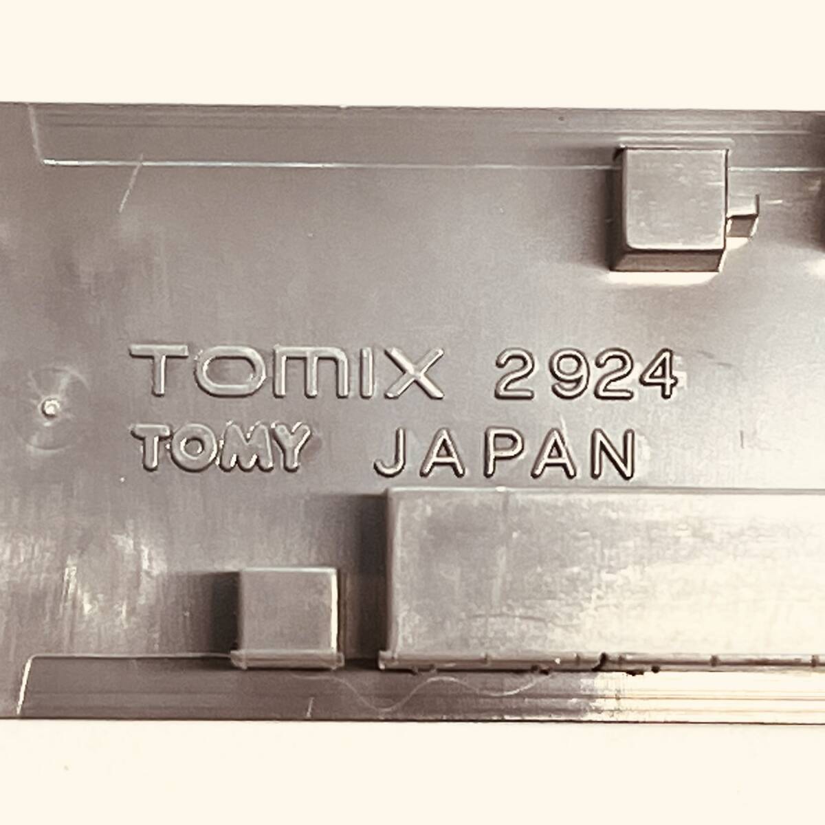 TOMIX クハE216-1000用 床板単体 1両分入り 98829 JR E217系近郊電車(8次車・更新車)基本セットBからのバラシ_詳細画像です。