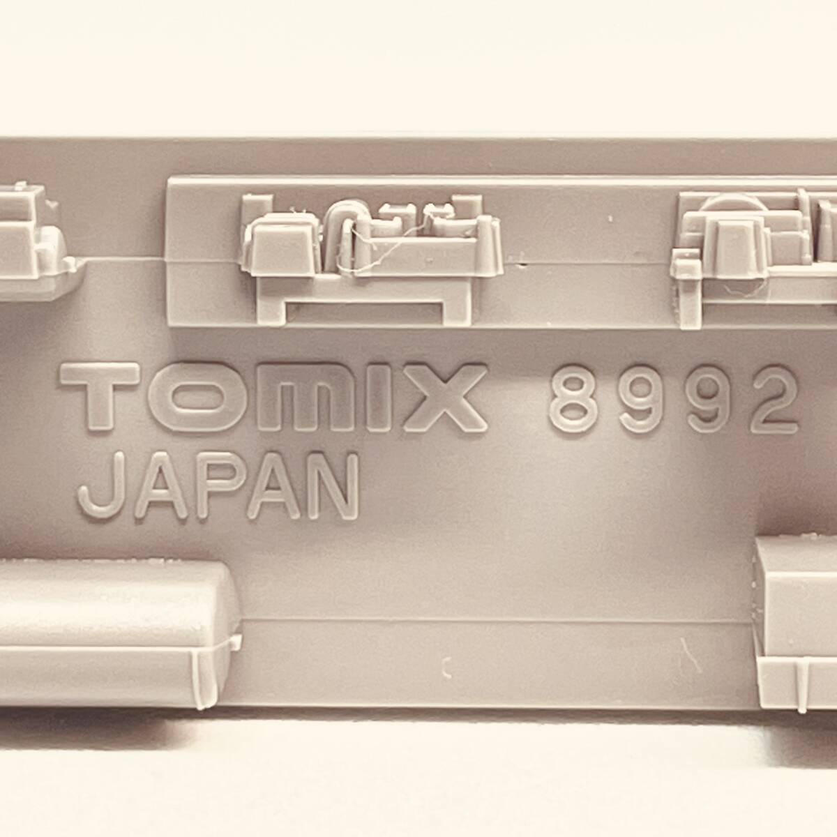 TOMIX クハ206-1000用 シート+ウェイト+床板 1両分入り 98837 JR 207-1000系通勤電車(転落防止幌付)セットからのバラシ_詳細画像です。
