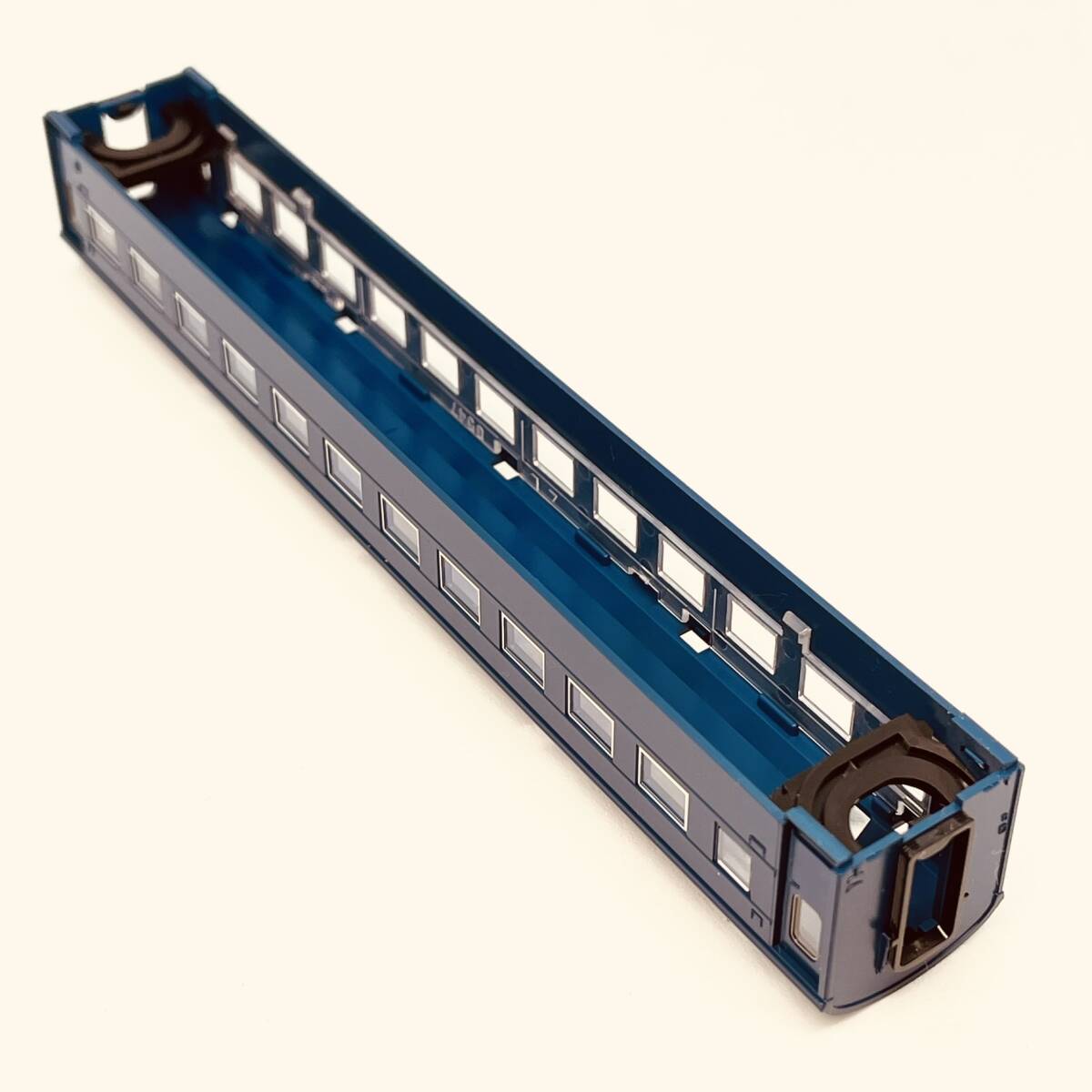 TOMIX オハ47(アルミサッシ仕様車) ボディ+ガラス 1両分入り 9510 国鉄客車 オハ47形(アルミサッシ・青色)からのバラシの画像4