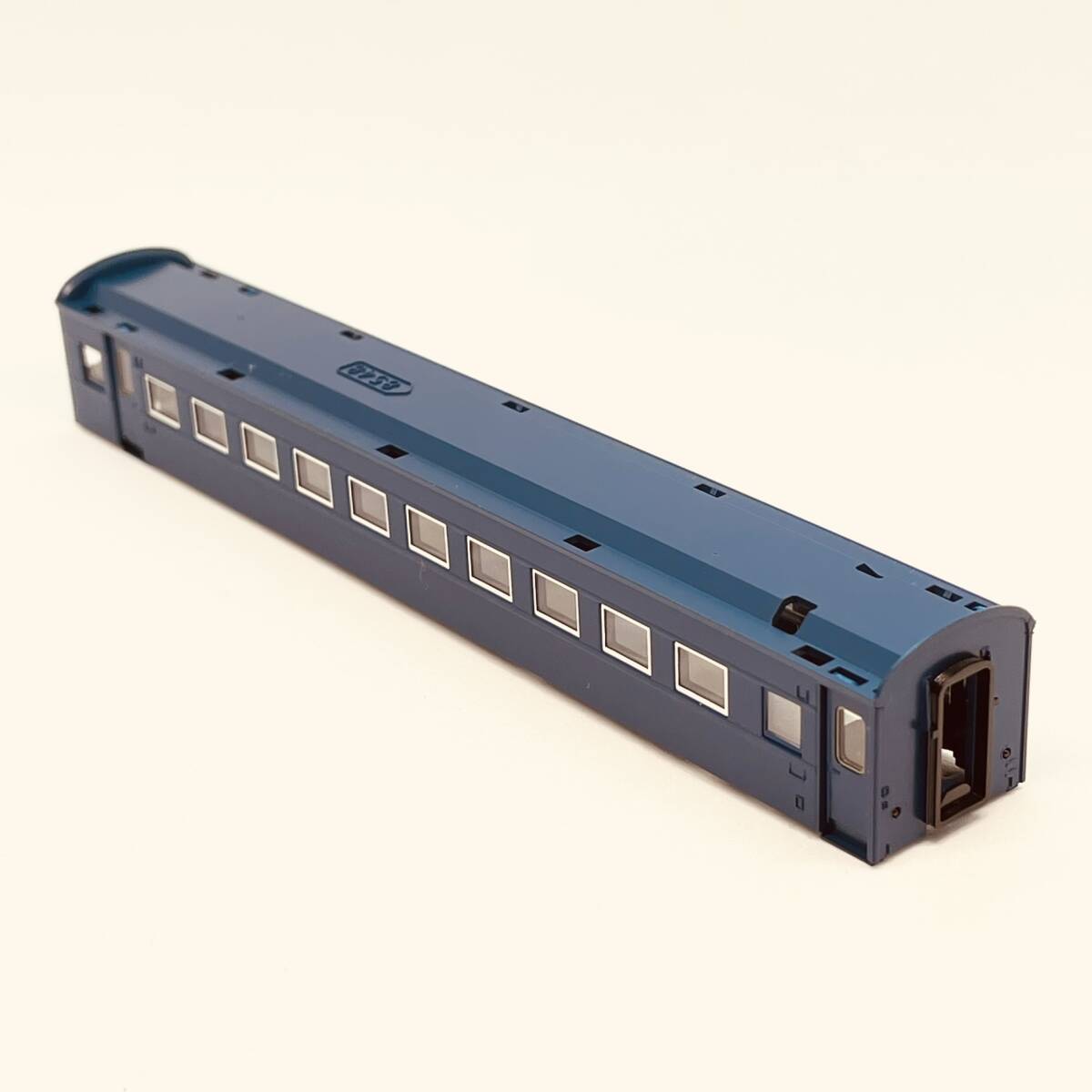 TOMIX スハフ42(アルミサッシ仕様車) ボディ+ガラス 1両分入り 9511 国鉄客車 スハフ42形(アルミサッシ・青色)からのバラシ_別の角度からの画像です。