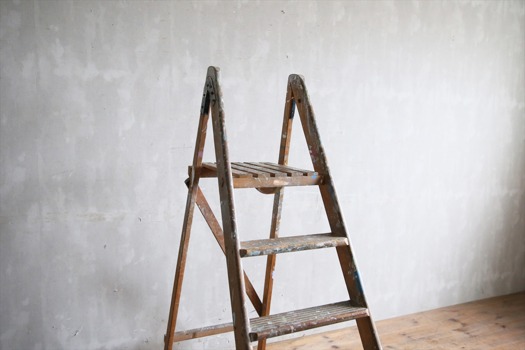  Britain antique * wooden step ladder / stepladder ladder / stand for flower vase / display shelf / step‐ladder / plant pcs / objet d'art / store furniture / display pcs / England Vintage miscellaneous goods 