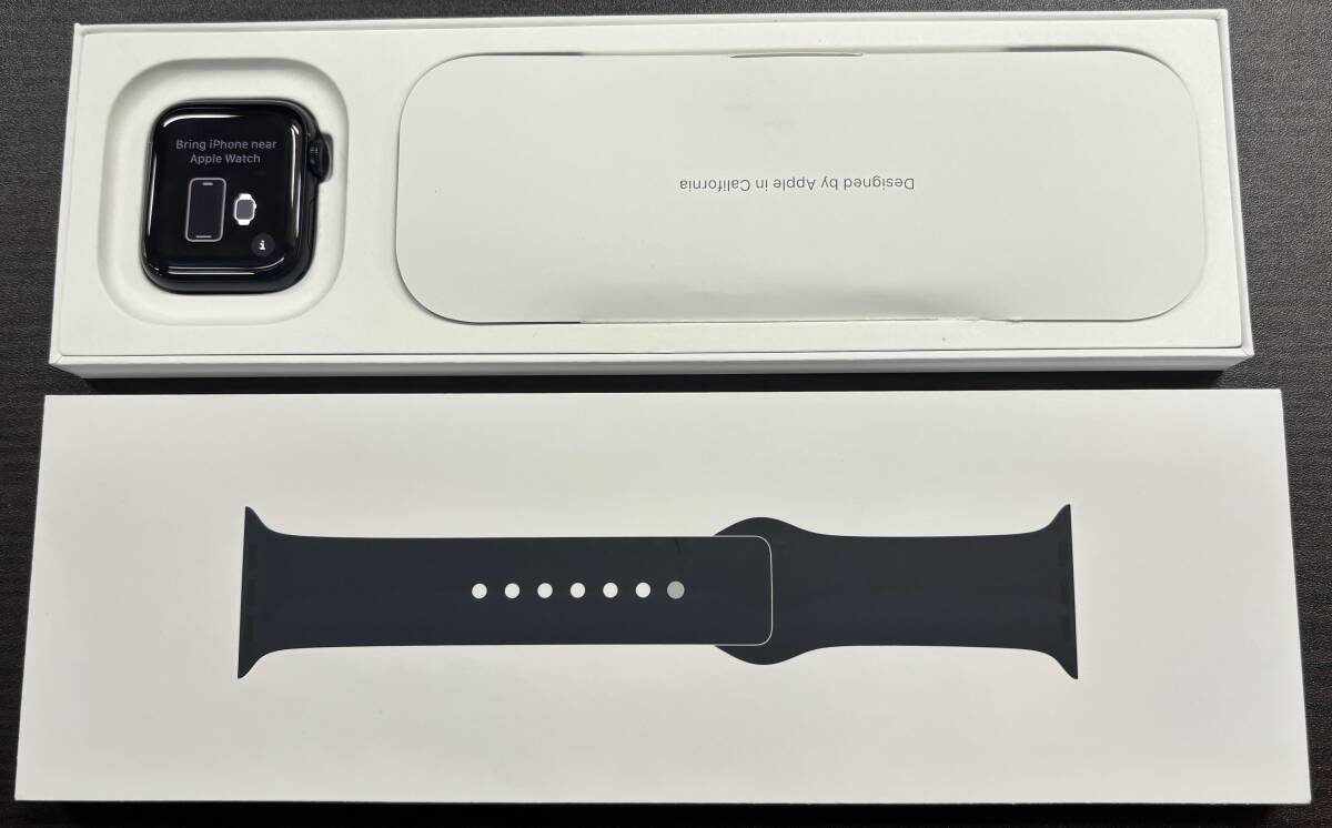 52S Apple Watch SE 第2世代 GPS 40mm ミッドナイトアルミニウムケース MR9Y3J/Aの画像1