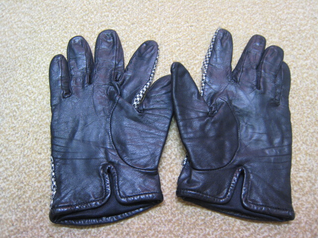  reverse side cloth equipped! stylish gloves!