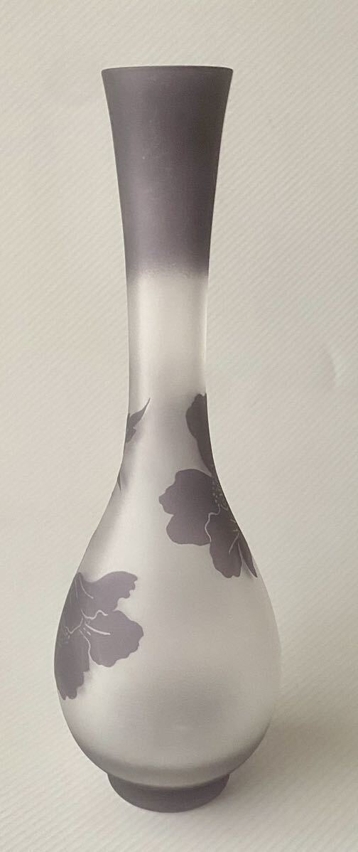 彫刻硝子 花瓶 花器 花入 オブジェ つる首一輪挿し 伝統工芸品 花入れ エミールガレ風 アンティーク 風 インテリア雑貨 の画像7