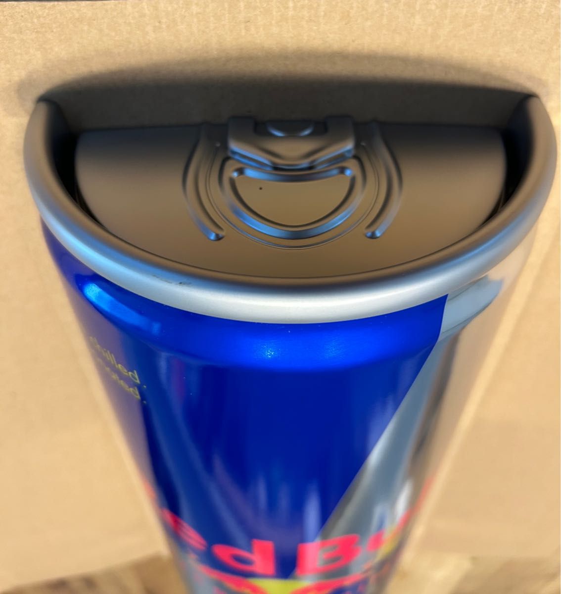 Red Bull！ 非売品！新品『壁掛けエナジードリンク缶型オブジェ』！