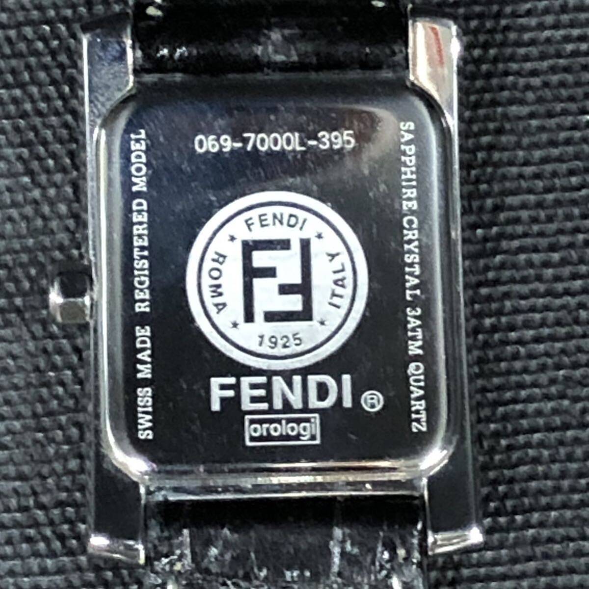 H■ FENDI フェンディ 腕時計 069-7000L-395 白文字盤 シルバー スクエア 2針 手巻き クォーツ レディース 時計 外箱付き ジャンクの画像3