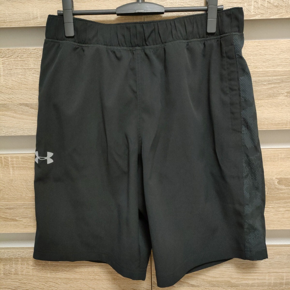 UNDERARMOUR（アンダーアーマー）ハーフパンツ XXLサイズ 黒 美品（Ap162）半パン短パン ■ネコポス発送！の画像2