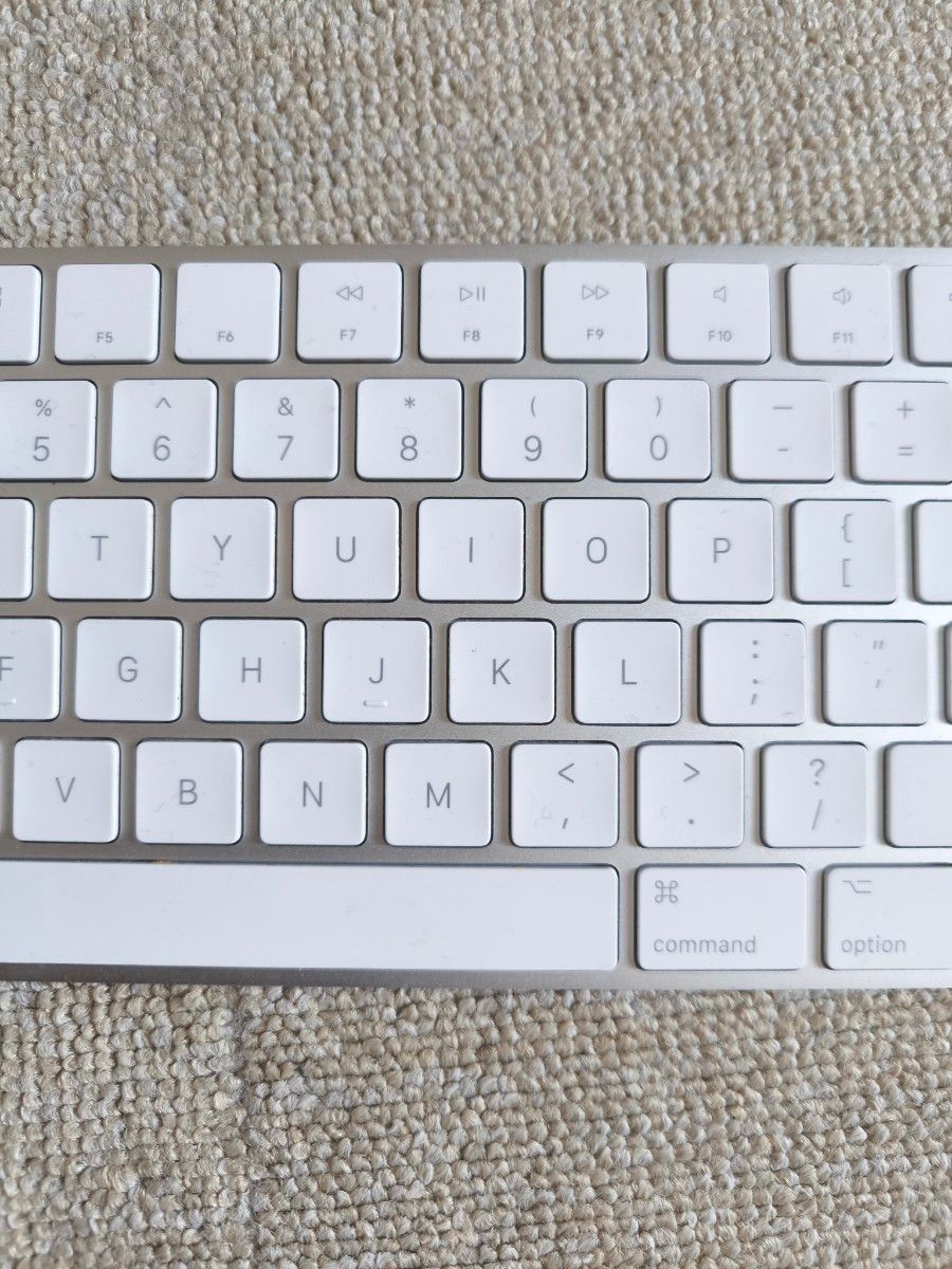 純正 Apple Magic Keyboard UK配列 テンキー 付き 英語（UK)