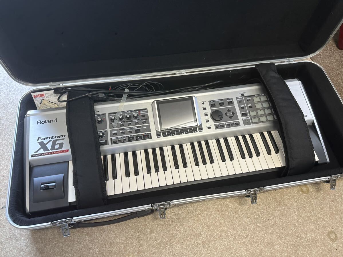 Roland Fantom-X6 ローランド ファントム シンセサイザー GATORハードケース付きの画像1