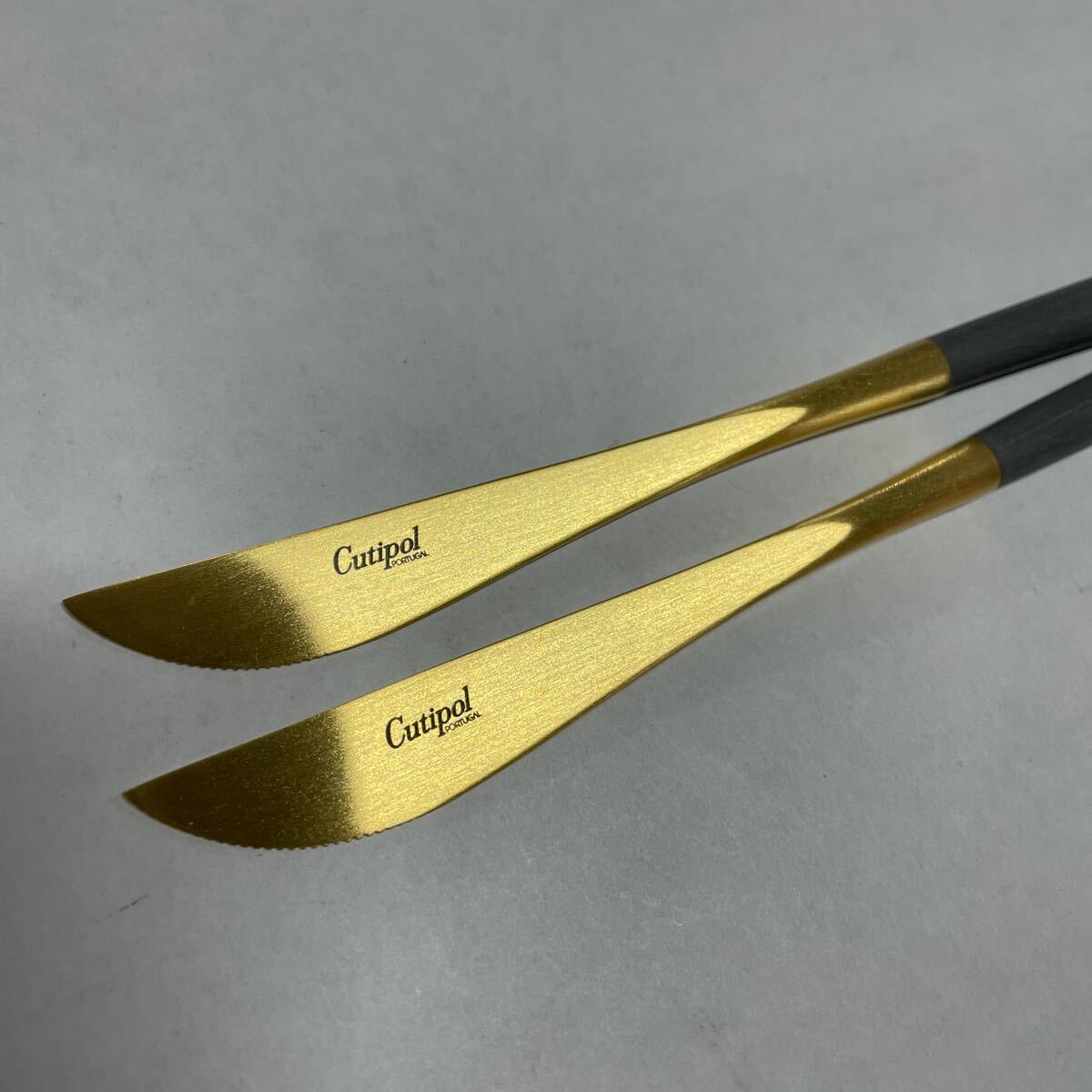 GX5143 Cutipol クチポール カトラリーセット ゴア グレー ゴールド ナイフ 5点まとめ キッチン インテリア 未使用 保管品 食器の画像4