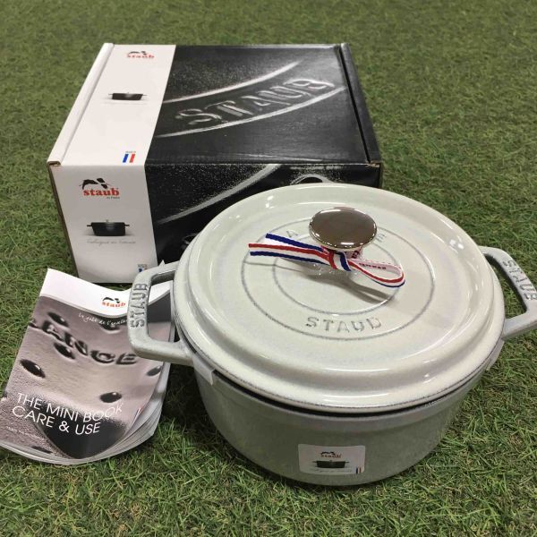 GX2052 staub ストウブ COCOTTE RONDE 11018107 18CM-1.7L ホワイトトリュフ 鋳物 ホーロー 調理器具 箱傷汚れ有り 未使用 保管品 鍋の画像1