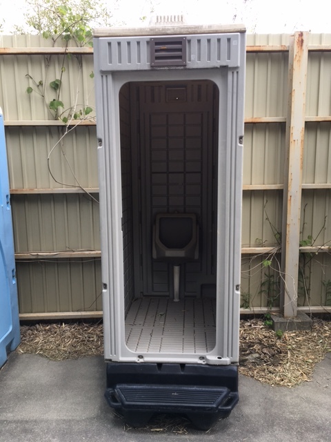 中古品 仮設トイレ 小便器 汲み取り式 / 倉庫 物置き 建設現場 中古品 仮設トイレ 小便器 汲み取り式 / 倉庫 物置き 建設現場
