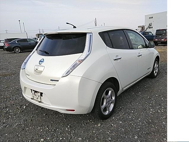 走行少46000km機関好調!内外装とても綺麗パールホワイト日産リーフ上級グレード『G』充電ケーブル付速い3～50円で100km程走行可能(独自計測の画像4