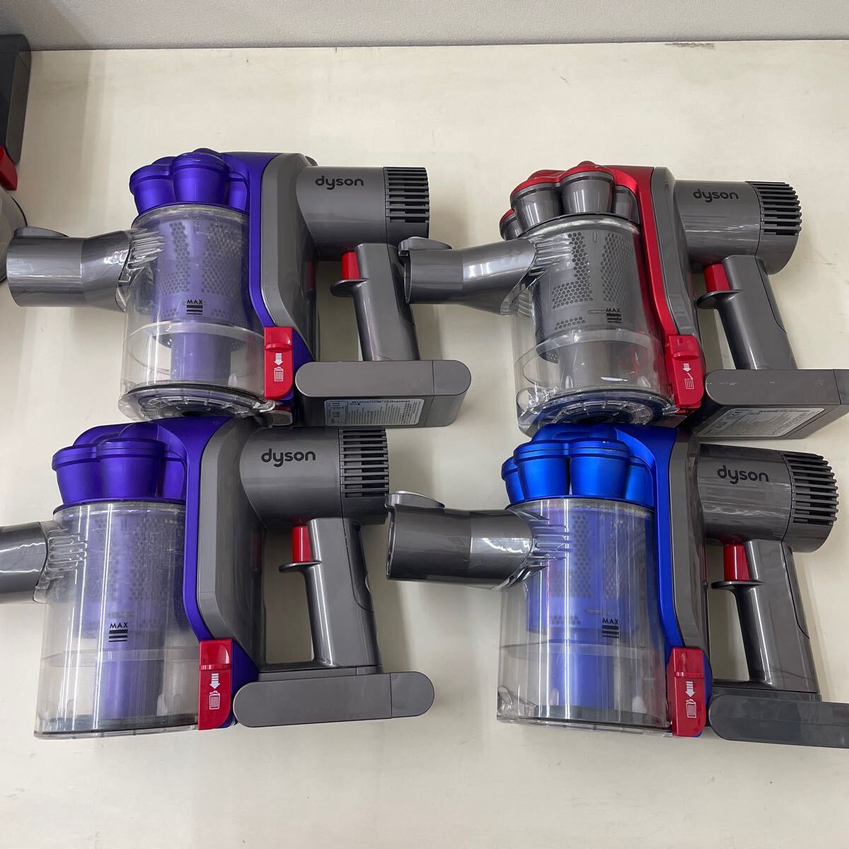 サ) [ジャンク] Dyson ダイソン コードレスクリーナー まとめ 20台セット V6 DC62 DC35 DC34 DC74 DC61 DC31 管理tkの画像2