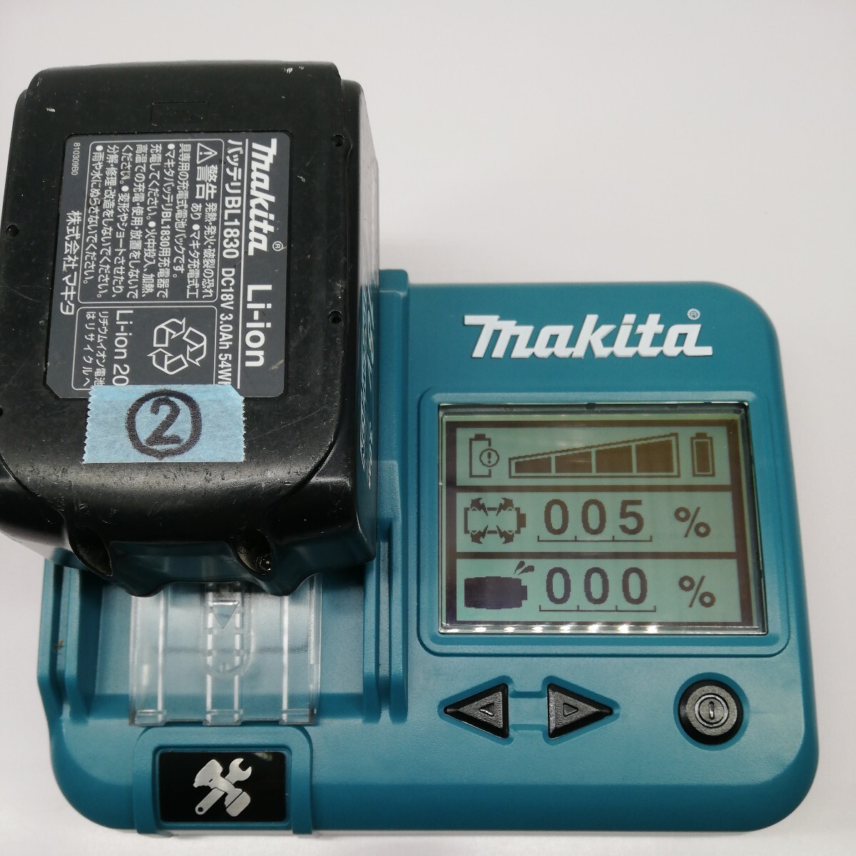 makita 充電式インパクトドライバ TD146DRFX マキタ 電動工具 中古 純正バッテリー2個 動作品 管理Y 18V ３.0Ah_画像7