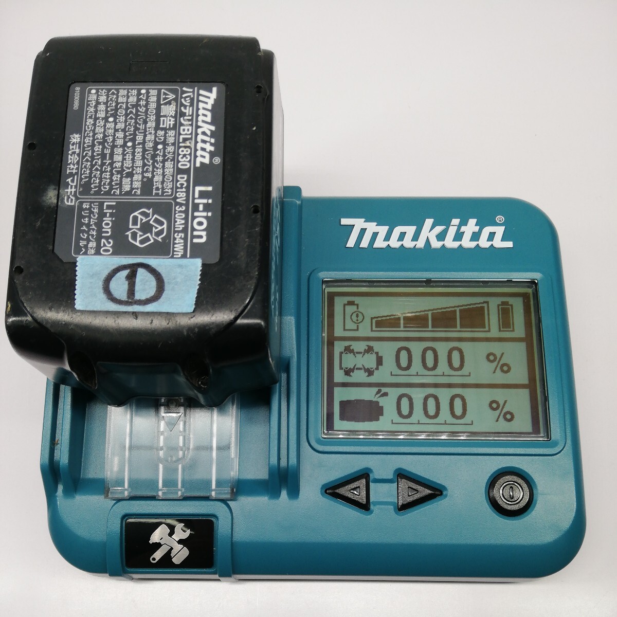 makita 充電式インパクトドライバ TD146DRFX マキタ 電動工具 中古 純正バッテリー2個 動作品 管理Y 18V ３.0Ah_画像5