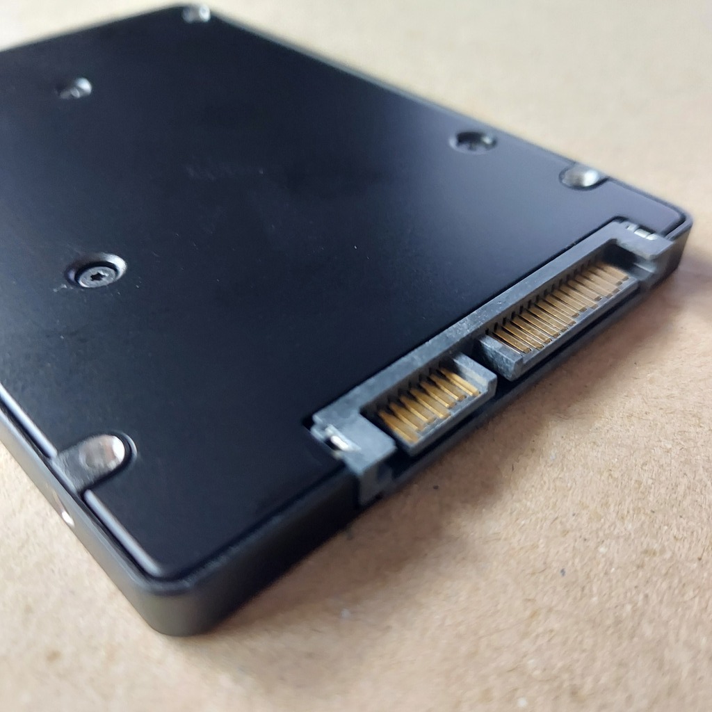 SATA SSD 120GB Samsung CM871 6.0Gbps MZ7LF120HCHP-000L1 / USB3.0 attached outside case 