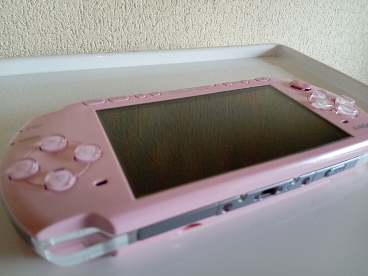 外箱なし　PSP-3000 ブロッサムピンク　ソフト2本　クリアケース　液晶保護フィルム_画像6