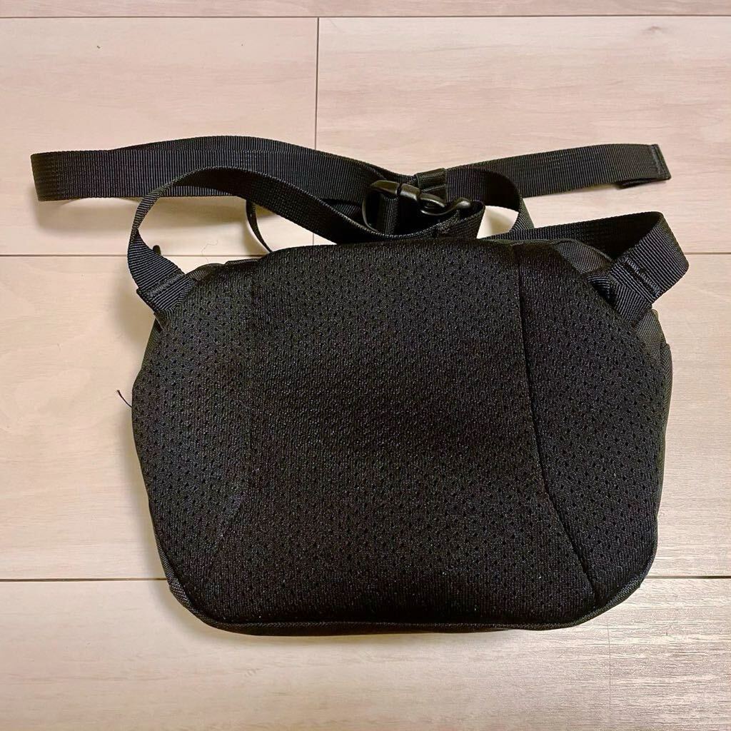  Arc'teryx MANTIS 1 black Gold ARC*TERYX shoulder bag waist bag used 