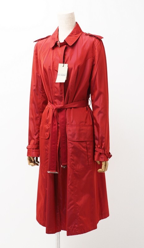 GP7530= unused * Italy made * Gianfranco Ferre /GIANFRANCO FERRE* silk .* lustre feeling * long * trench coat * bell tedo coat *size40* red series 