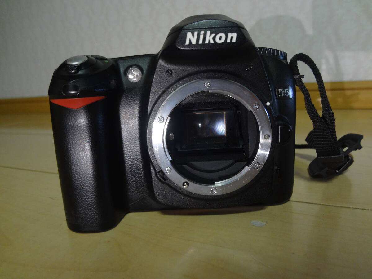 ●(y) Nikon デジタル 一眼レフ カメラ D50_画像4