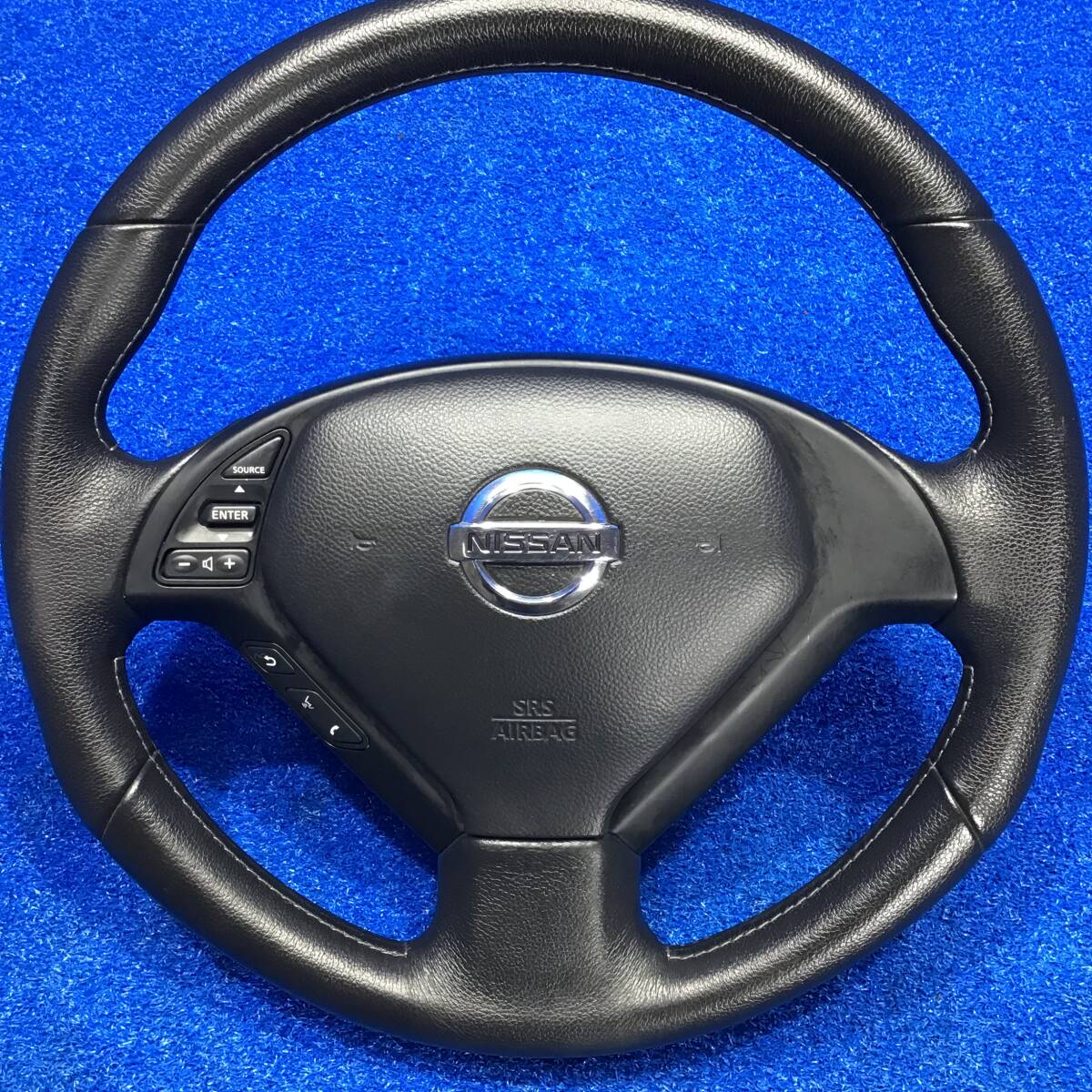 [AK-0016102][Е2] H19 Nissan Skyline coupe 2 door V36 CKV36 370GT type S [ steering wheel steering wheel ]508266