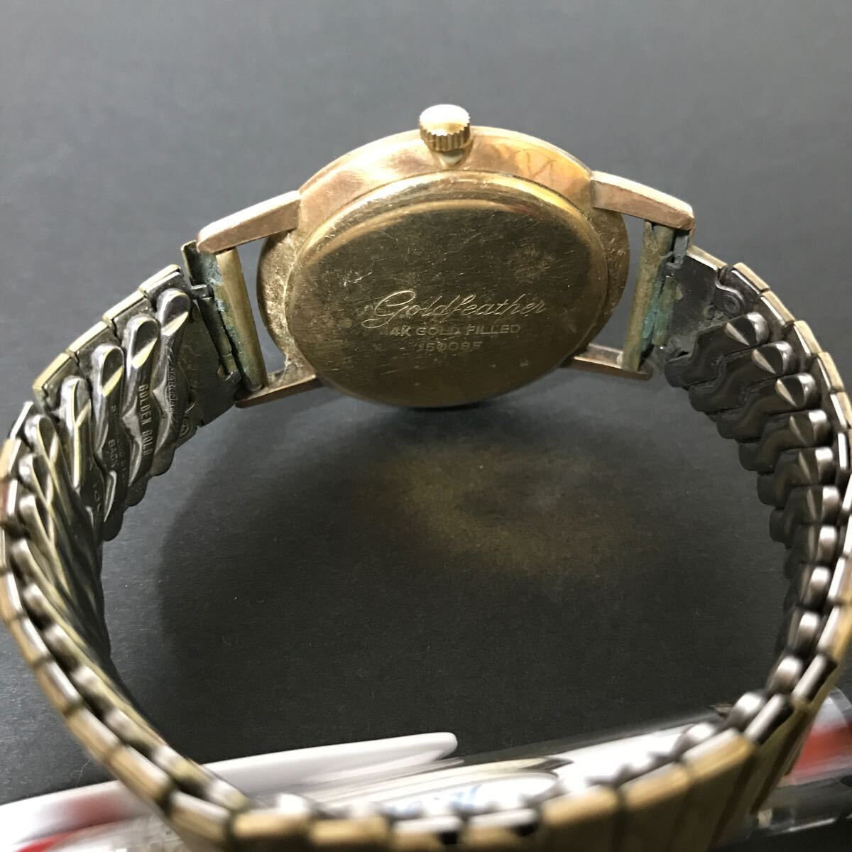 Y0383 稼働品 Seiko Goldfeather セイコー ゴールドフェザー 15008E 手巻き メンズ 腕時計 ゴールドカラー 詳細未確認 ジャンクの画像3