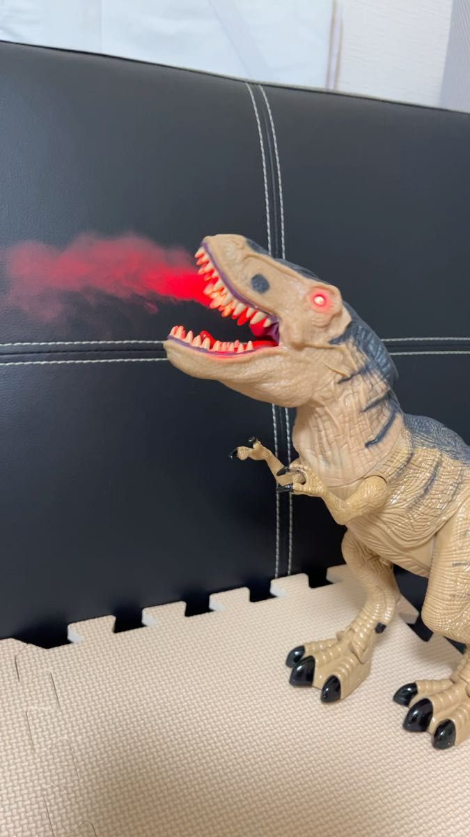 爆炎ボルケーノティラノ　 ティラノサウルス　ラジコン　水蒸気　恐竜