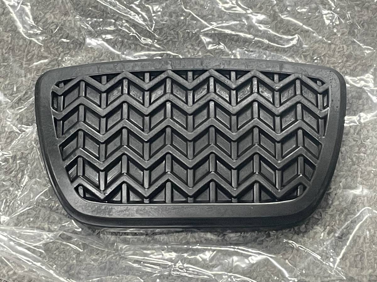 新品 未使用 トヨタ 純正 ATブレーキペダルパッド JZX100 JZS147 JZS161 JZS151 UCF20 JZS171 プログレ アルテッツァ_画像1