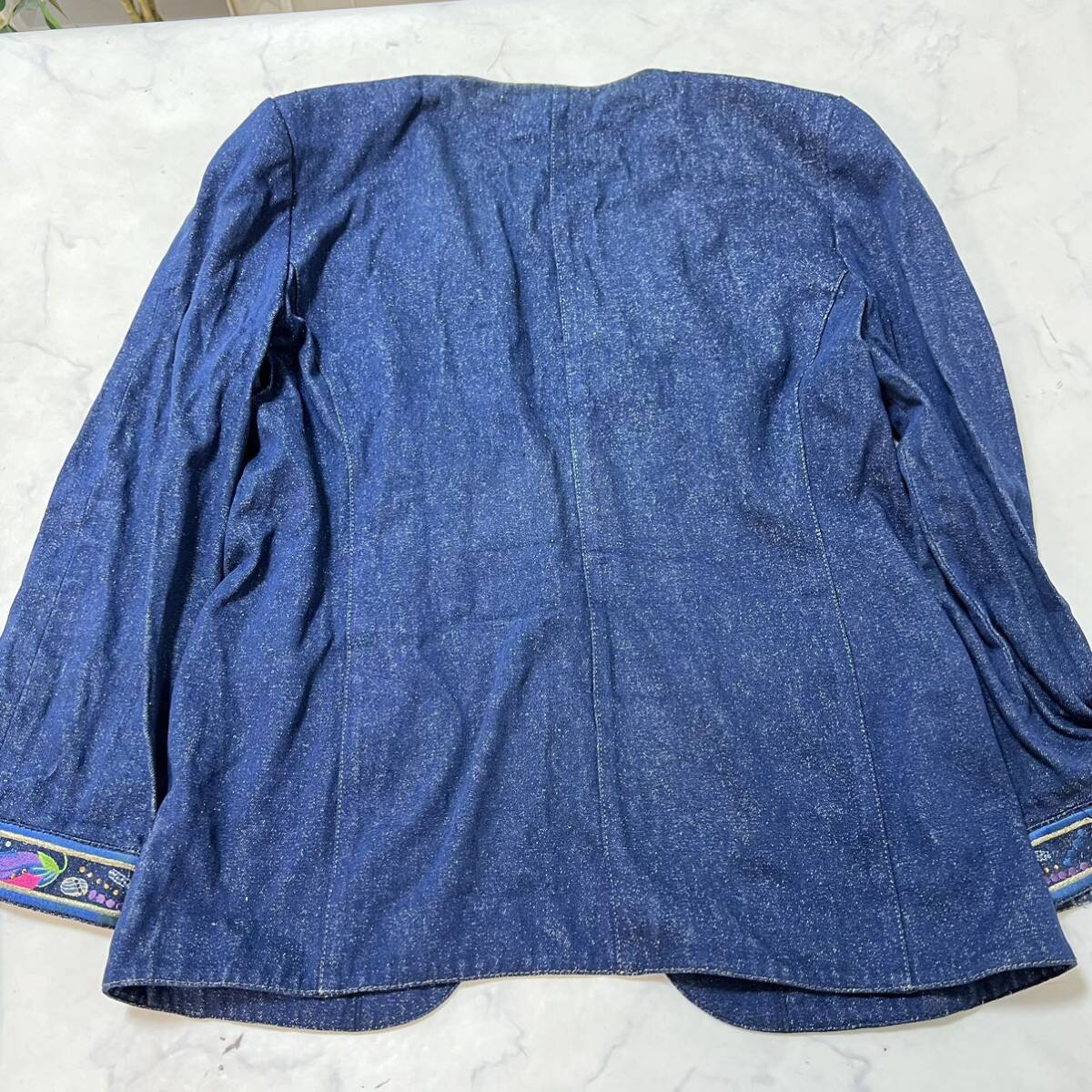 LEONARD レオナール デニムセットアップジャケット スカート ネイビー系 シルク100% Ｍ〜Ｌ ビジューボタン_画像6