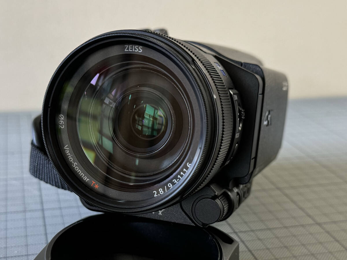 絶版・貴重 SONY HANDYCAM FDR-AX700 ソニー ハンディカム 4K ビデオカメラの画像2