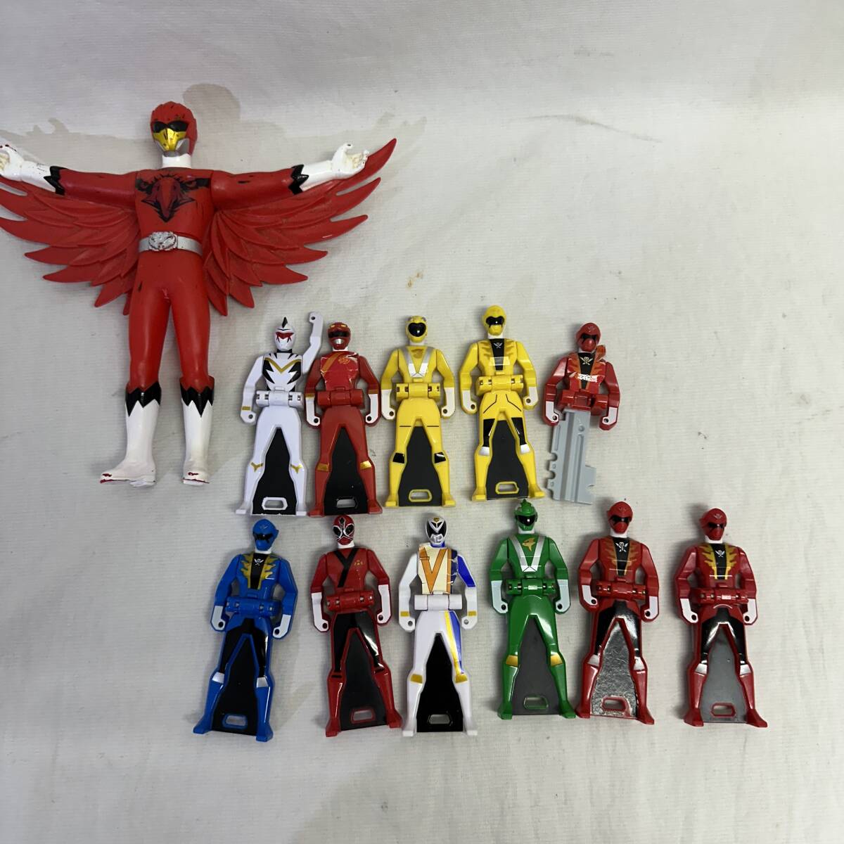 Yahoo!オークション - 【大量まとめ・ジャンク品】 スーパー戦隊 Yahoo!オークション - 【大量まとめ・ジャンク品】 スーパー戦隊