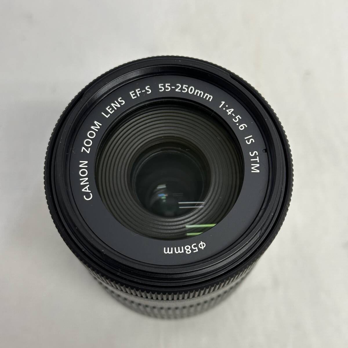 Canon　キャノン　望遠ズームレンズ　EFS 55-250mm　MACRO 0.85m/2.8ft　1:4-5.6 IS STM　レンズ　一眼カメラ　ZOOM LENS　一眼レフ_画像3