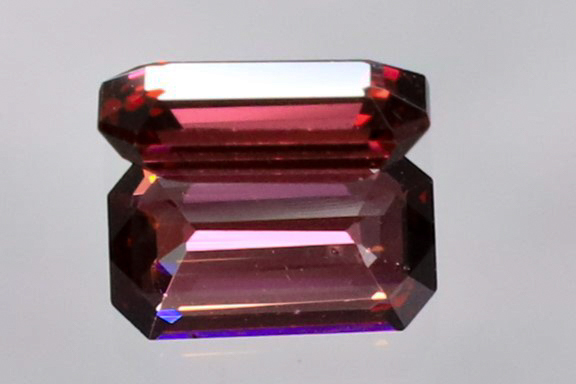 エメラルドカット VS 赤味あるピンクの輝き 天然 ロードライトガーネット 1.24ct 非加熱 8.3 x 4.7mm ルース [鑑別済ロット]の画像7