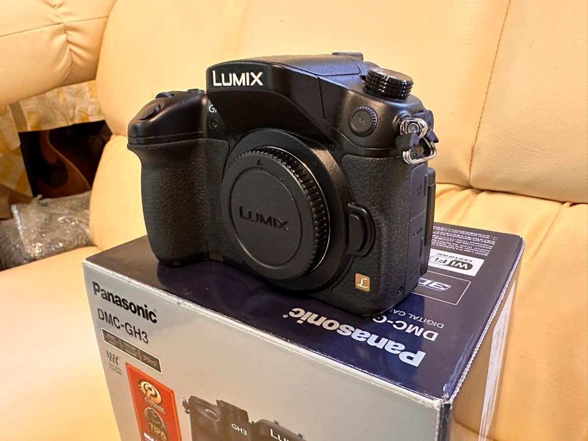 パナソニックLUMIX DMC-GH3 美品！　予備バッテリー付き　ショット数92