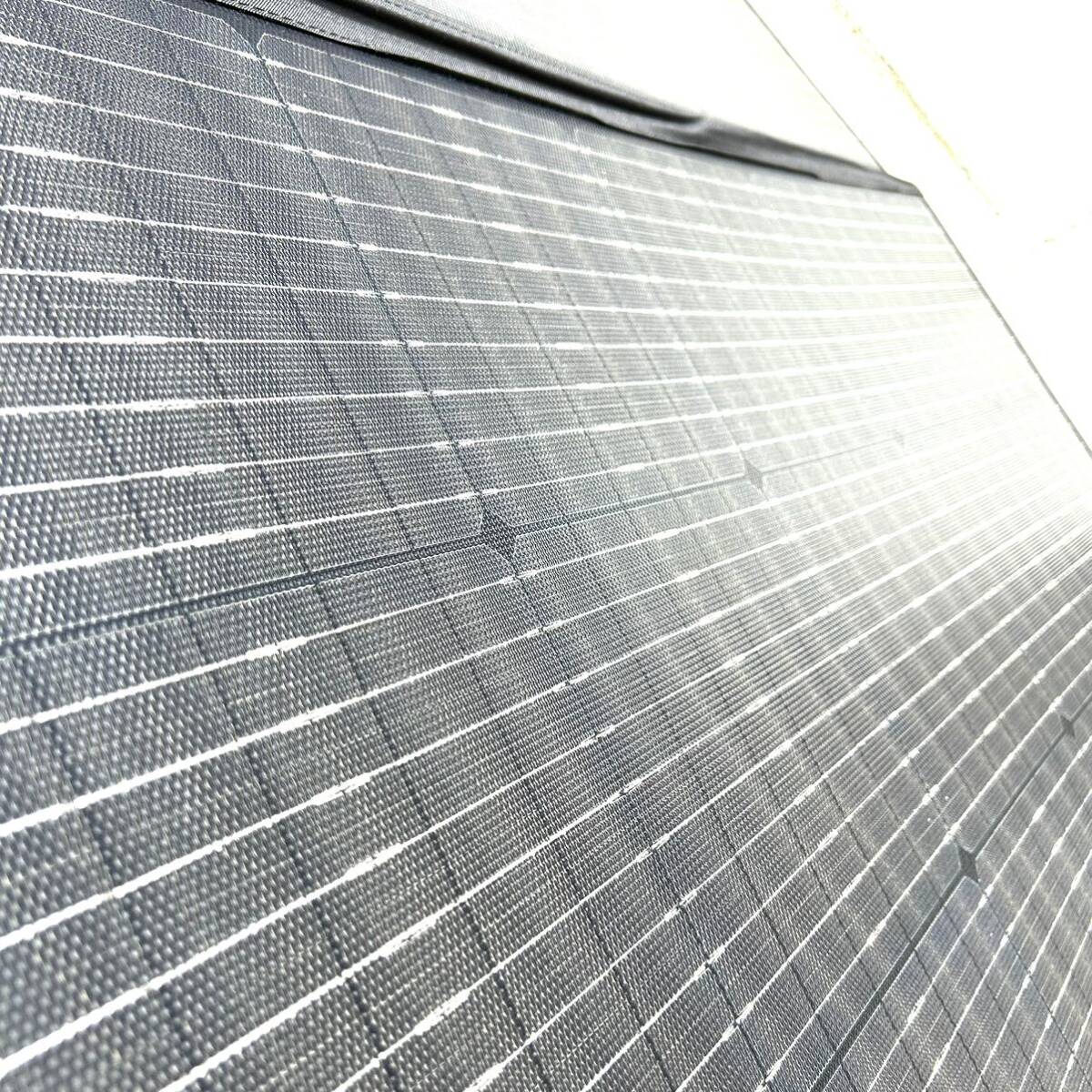 【美品】ブルーティ BLUETTI PV350 ソーラーパネル 350W 最新型ETFE太陽光パネル高転換率 IP65防水 収納型 (B3693)の画像5