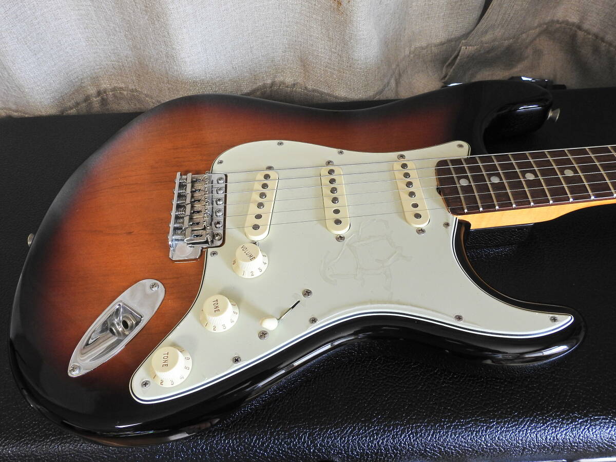 美品Fender American Original '60s Stratocaster 3-Color Sunburstの画像2