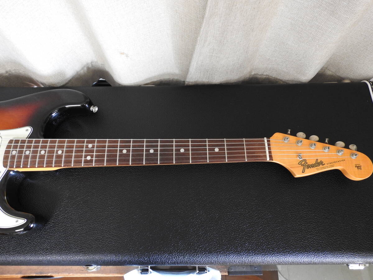 美品Fender American Original '60s Stratocaster 3-Color Sunburst_画像3