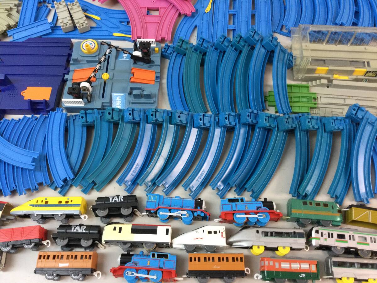 ★ のりもの 玩具 プラレール 列車 レール トーマス Thomas 車両 TOMY トミー 線路 橋脚 踏切 トンネル 等 まとめ セット おもちゃの画像9