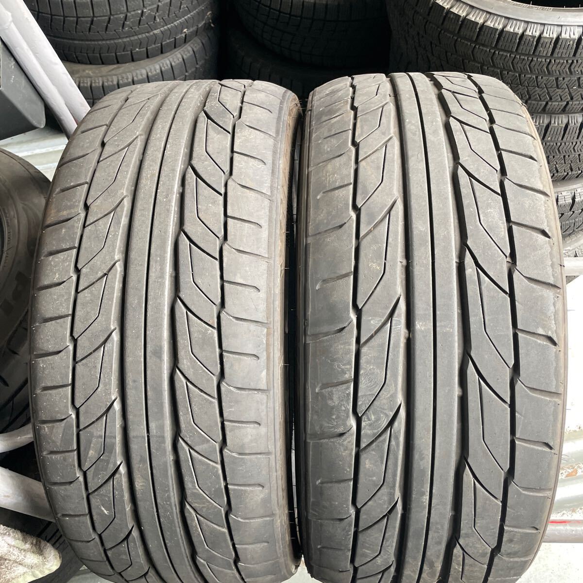 225/35R20 NITTO ニットー(TOYO製) NT555 G2 中古夏タイヤ2本セット 2022年製 送料無料 バリ山の画像1