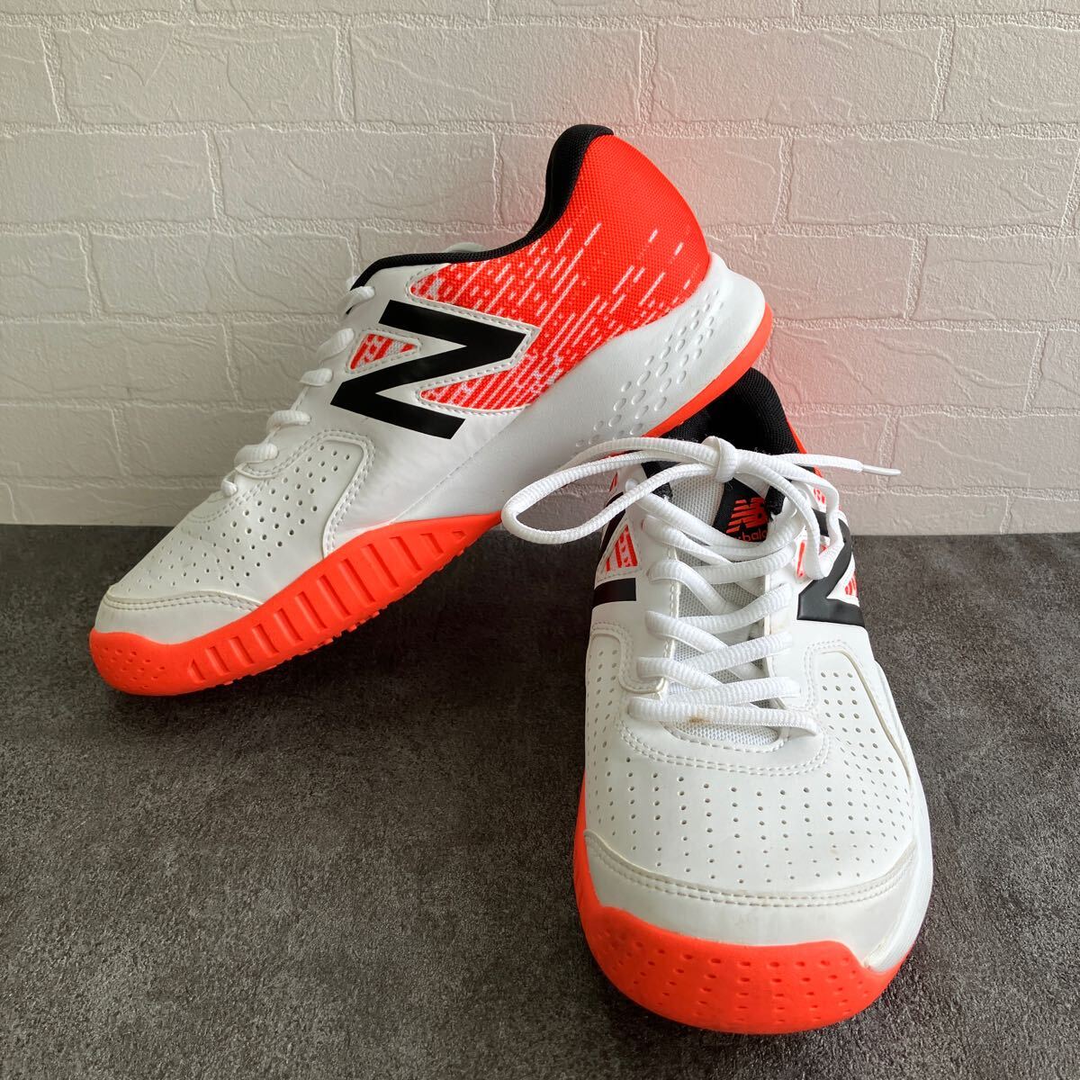 ニューバランス new balance テニスシューズ MC606W03 25.5cm 白 ホワイト×オレンジ メンズ テニス オムニ/クレー用 スニーカー の画像1