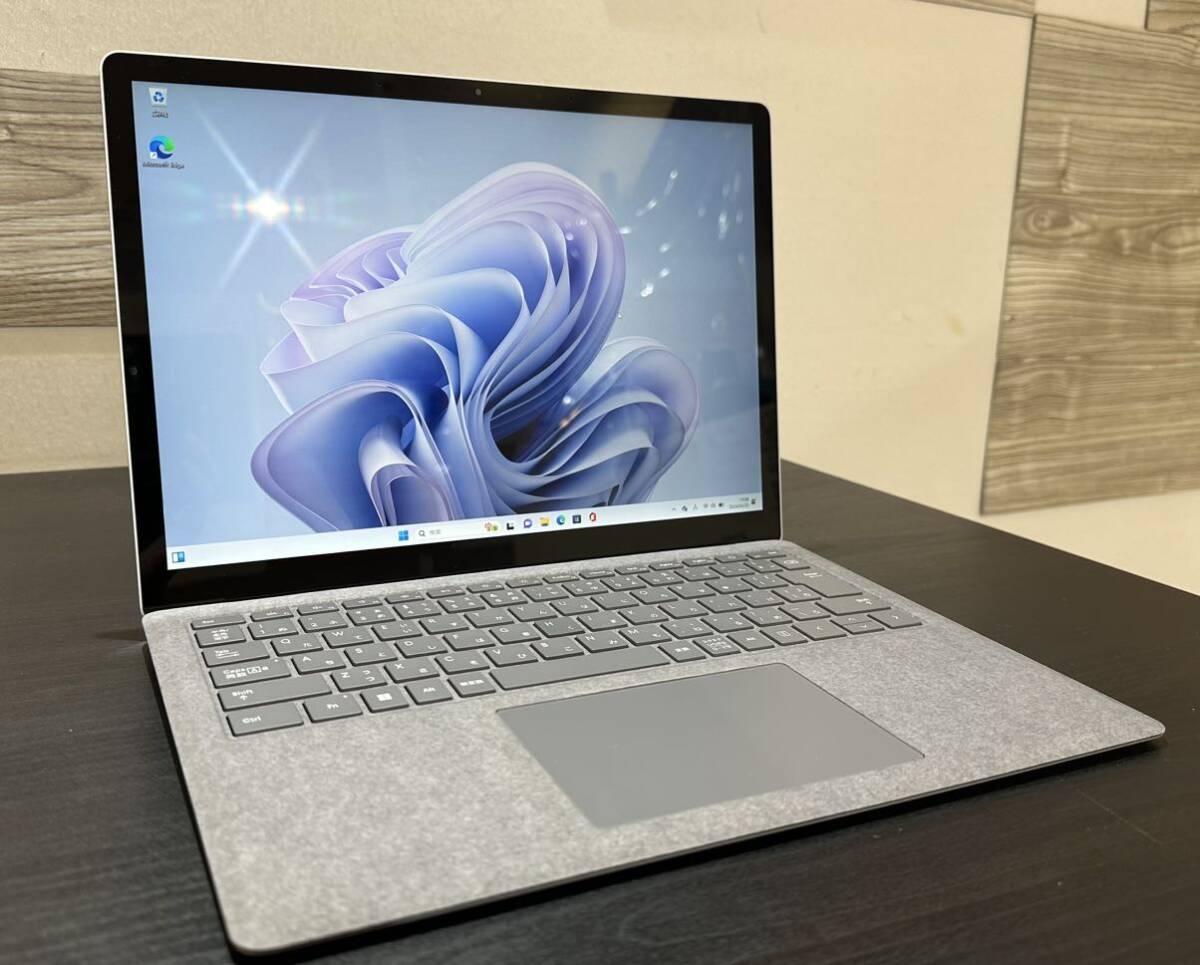 【極上美品/未使用品】Surface Laptop5 プラチナ A1950 R1A-00020 SSD/256GB メモリ/8GB Windows 11 Pro 付属品完備 の画像1