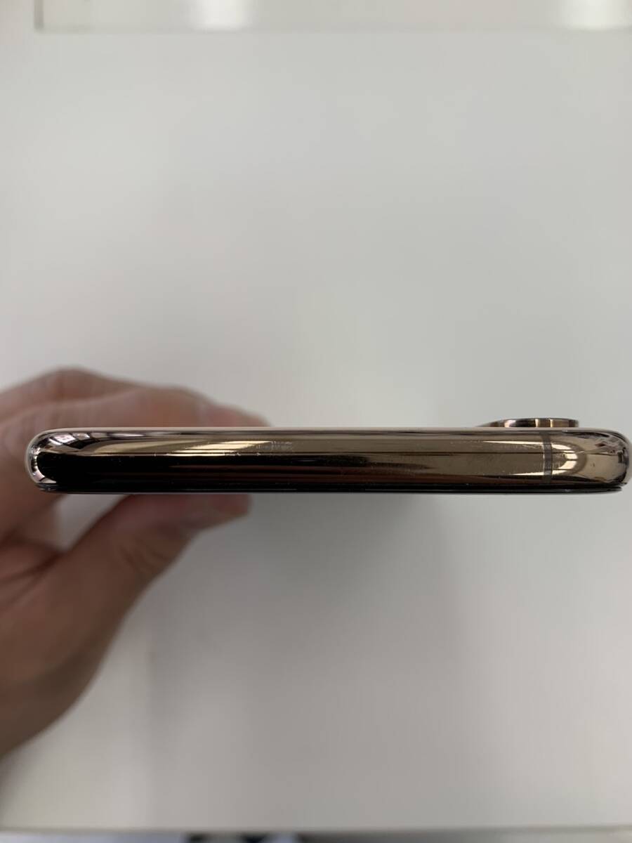 【ジャンク 画面割れ 操作可】iPhone XSMAX 256GB ゴールド Au ネットワーク利用制限〇 バッテリー63% 【1円スタート】の画像10