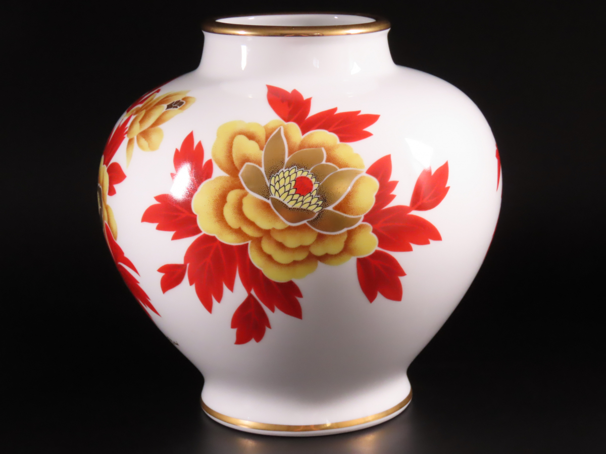 【ONE'S】Noritake ノリタケ ｙ.aoiサイン入 希少作品 金彩花文花瓶 高23.5cm 重量2.5kg 花器 飾壷 古美術品 の画像3