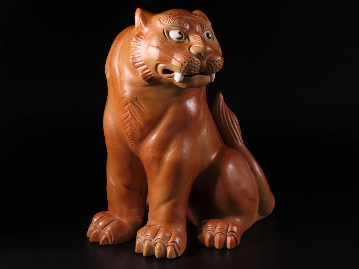 【ONE'S】鍋島焼名工 繁仙 本人作 超絶立体造形 『猫虎』 高24.5cm 重量1.9kg 極上細密造 置物 飾物 古美術品の画像4