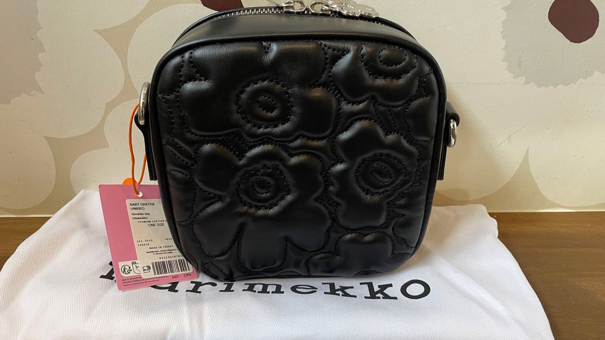 マリメッコ Baby Gratha Unikko 60th ショルダーバッグ マリメッコ Baby Gratha Unikko 60th ショルダーバッグ