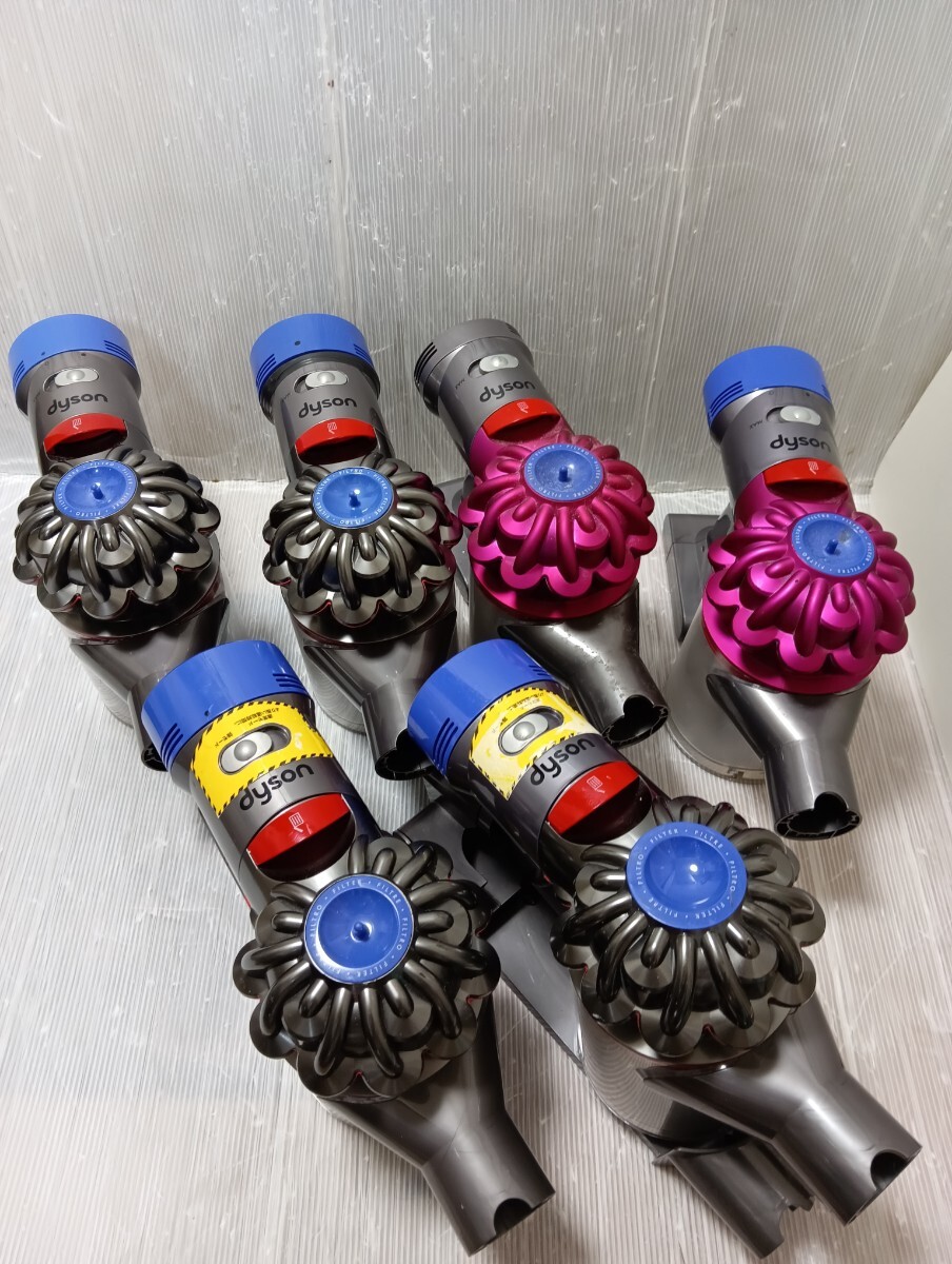 dyson ダイソン コードレスクリーナーSV10 V8 SV11 V7 ジャンク品。 掃除機 ジャンク 6台 まとめ売りの画像1