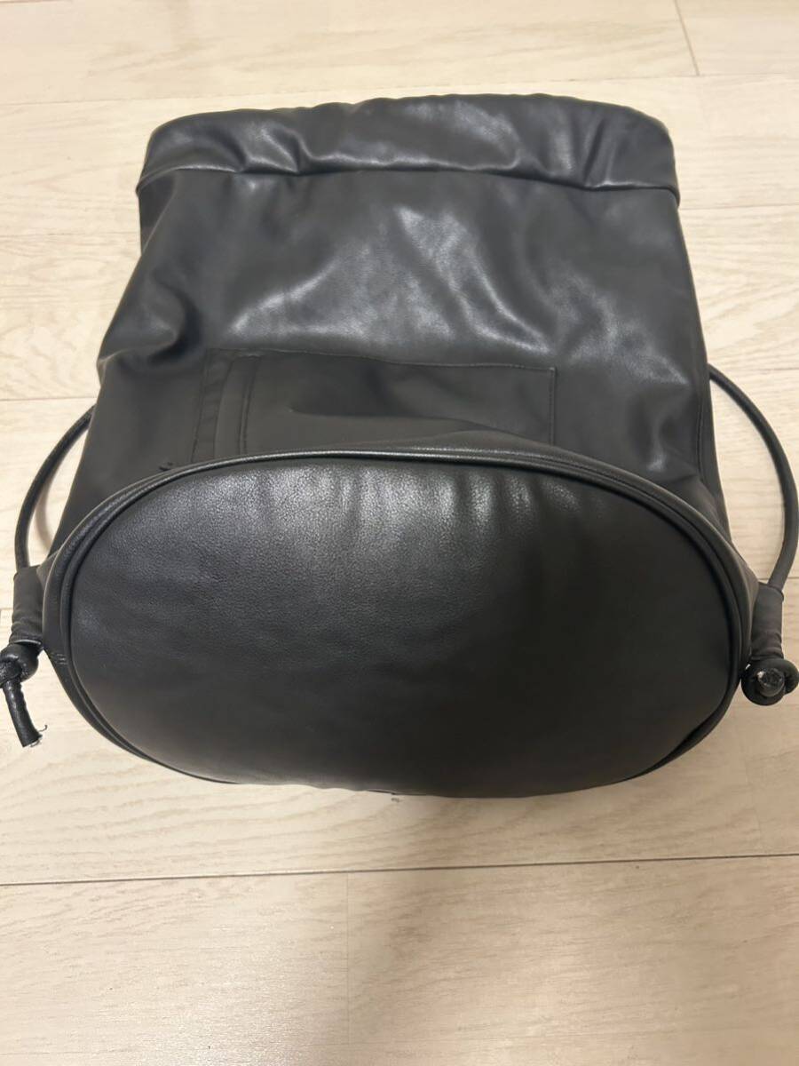 送料無料 ZARA フェイクレザー PU バックパック リュック ナップサック ザラ レザー 黒 ブラック バック 鞄 バッグ bag の画像5