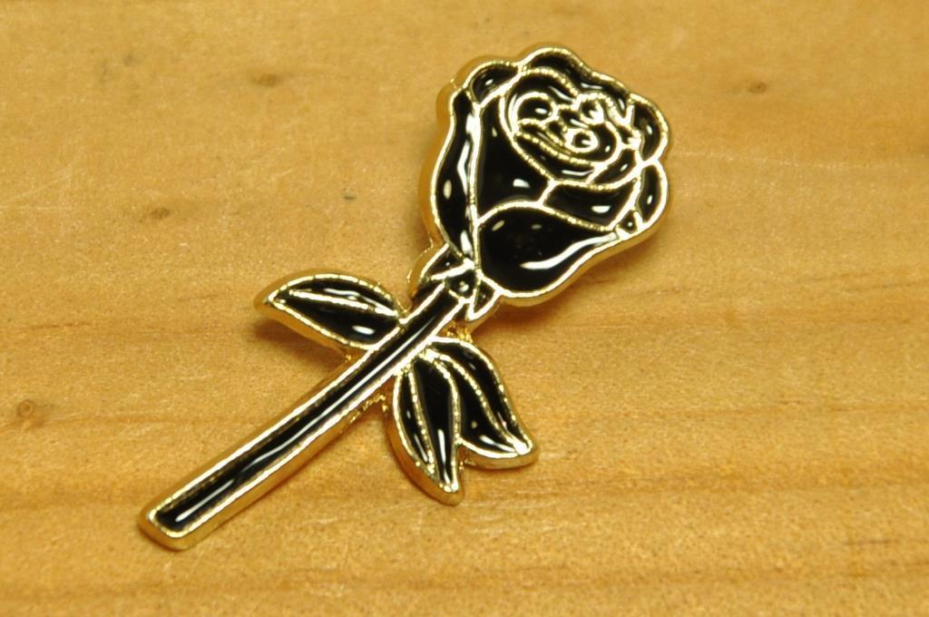 USA インポート Pins Badge ピンズ ピンバッジ ラペルピン 画鋲 ブラック ローズ バラ 黒いバラ 薔薇 花 フラワー アメリカ 162_画像1