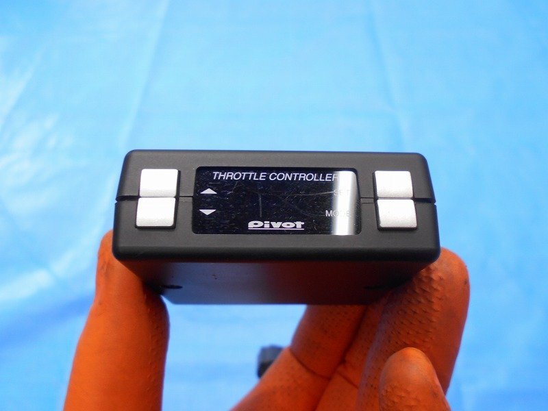 PIVOT ピボット スロットルコントローラー スロコン ニッサン用ハーネス付 リーフで使用 20920【個人宅送料別途加算・Sサイズ】_画像2